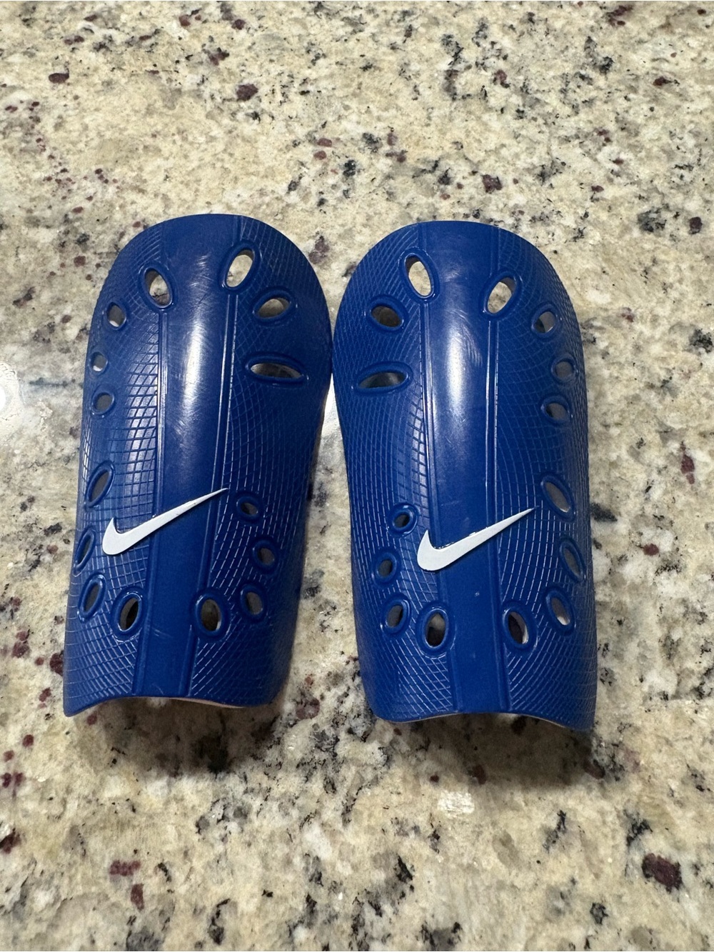 Nike blue in sock shin guard child small GUC